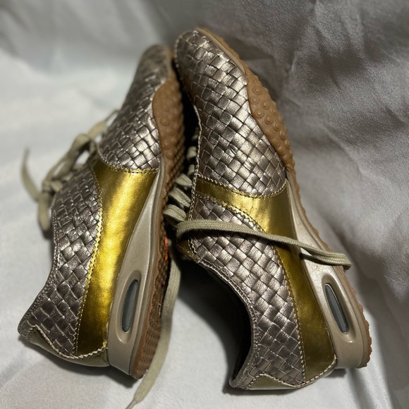 Cole Haan Gold Air Nike sneakers Size 6B - Picture 9 of 10